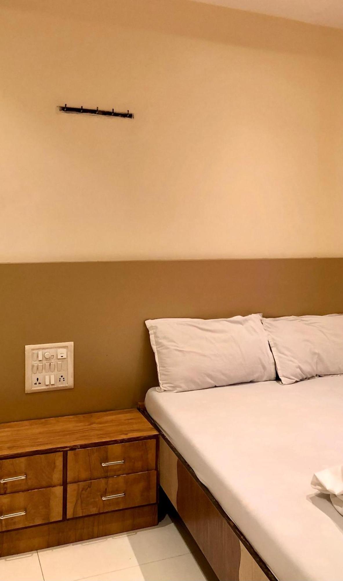 Hotel Volga 2 뭄바이 외부 사진