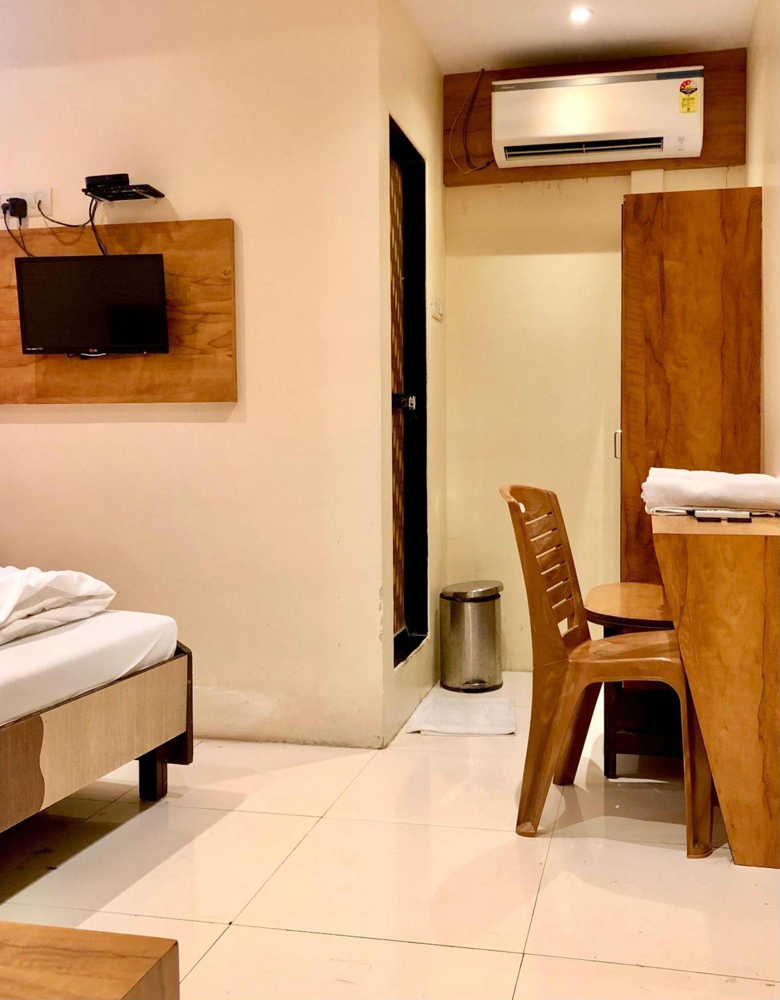 Hotel Volga 2 뭄바이 외부 사진